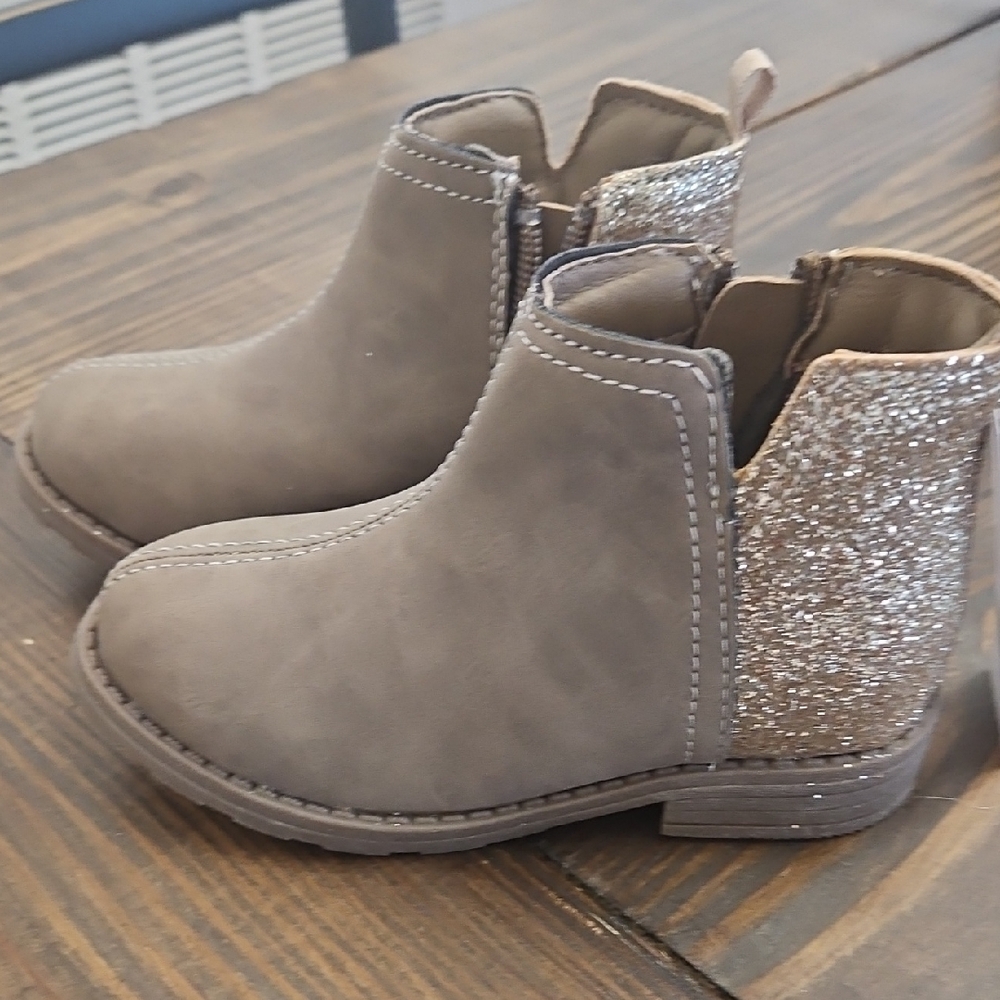NWT Carter's Toddler Glitter Ankle Booties Size 9